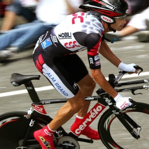 开yun体育-赛季终极对决预测：冠军争夺的最终战光芒四射，王者终极对决