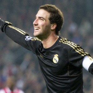 开云体育登陆入口-英超比赛数据探索，控球成功率上升背后的战术布局分析，英超最新用球