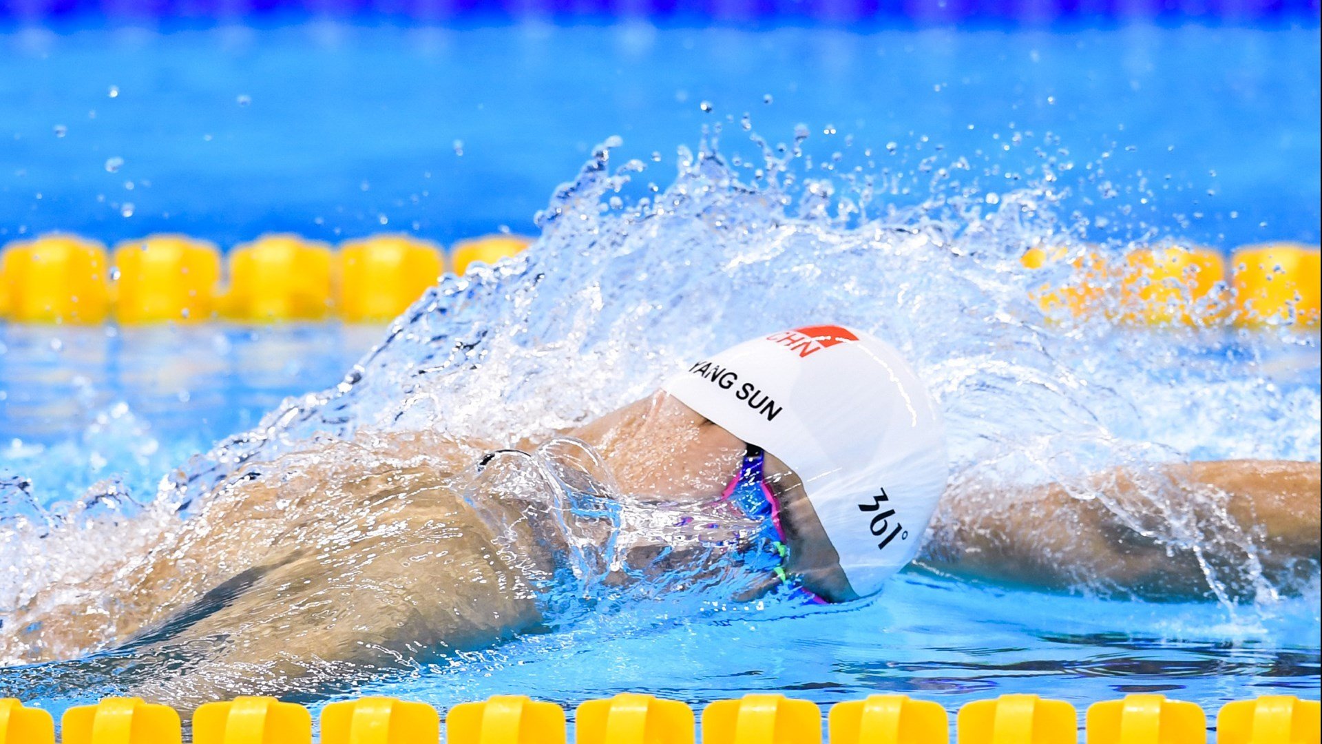 中国女足在国际赛场奋勇拼搏,展现青春风采,女足国足